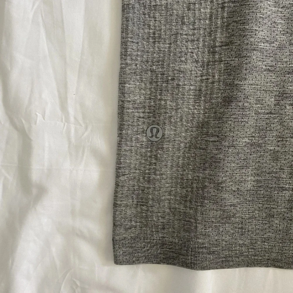 Lululemon Metal Vent Tech SS 2.0 LM3CX3S SLTE/WHT Slate/White Mens Size Large - Picture 4 of 5